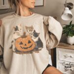Vintage 90s Cat Halloween Sweatshirt, Retro Halloween Shirt, Spooky Season Tee, Pumpkin Shirt, Cat Lover Sweatshirt